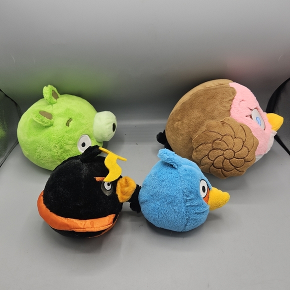 Angry Birds Lot of 4 Blue Jay Green Pig Black Bomb Princess Leia Plush NO SOUND - Picture 10 of 12